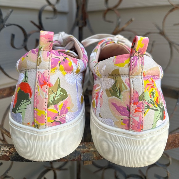 J/SLIDES NYC Women's Floral Sneakers - Picture 4 of 8